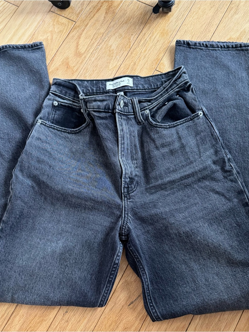Abercrombie & Fitch Women’s Washed Black 90s straight Jeans curve love